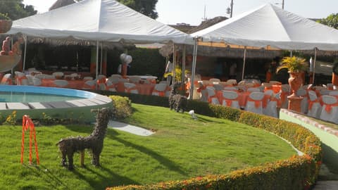 La Maison Hotel, Property grounds