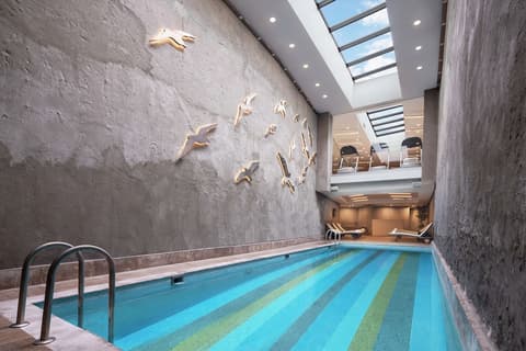 DoubleTree By Hilton Istanbul Gayrettepe, Pool