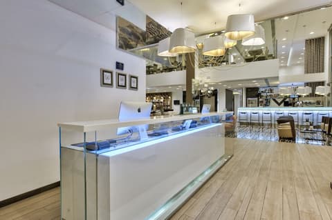 Hotel Valentina, Reception