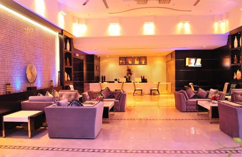 The Olive Hotel, Lobby