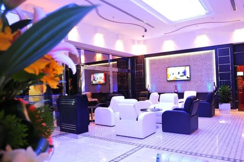 The Olive Hotel, Lobby