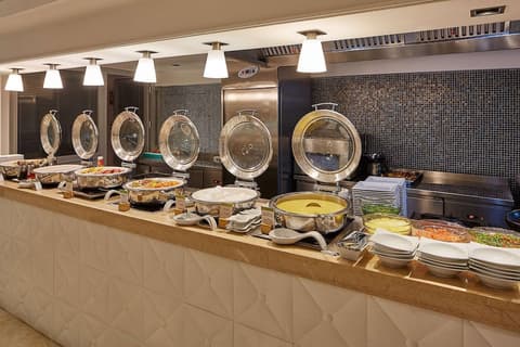 Doubletree By Hilton Hotel Izmir - Alsancak, Room