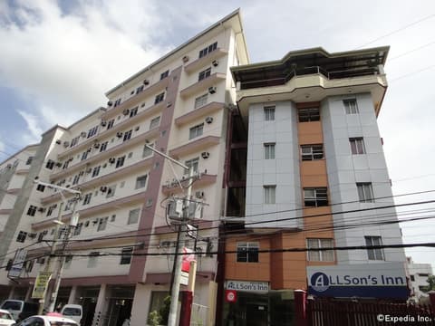 Allsons' Inn, Front of property