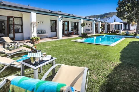 Sixteen Guest House on Main, Terrace/patio