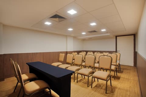 Windsor Plaza Brasilia, Business center