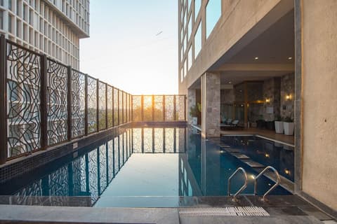 Novotel Ahmedabad, Pool