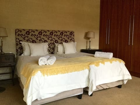 On the Cliff Guest House, Room