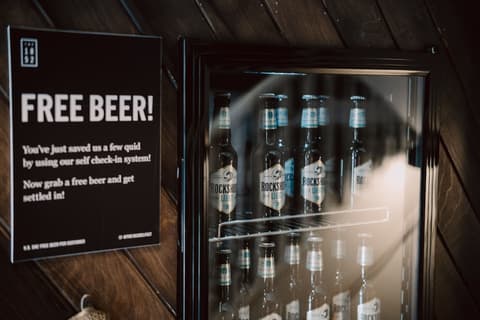 The 1852 - Self Check-in, Reception