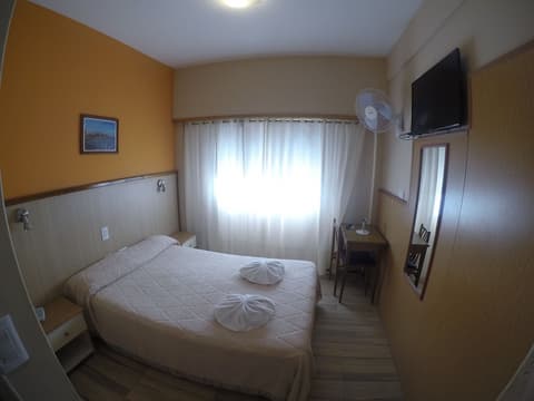 Hotel Catedral, Room
