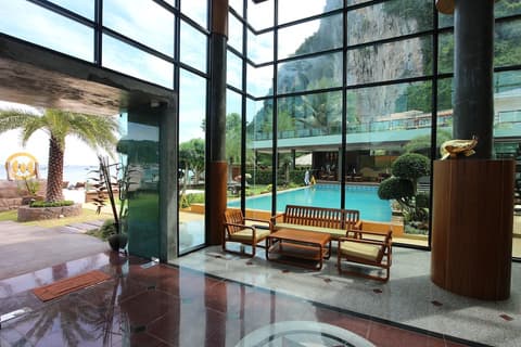 Phi Phi Nice Beach Hotel Hip, Lobby sitting area