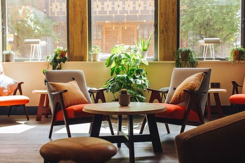 The Corner London City, Lobby