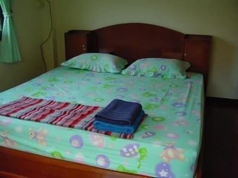 New Sunrise Village Bang Po Beach, Room