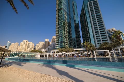 DoubleTree by Hilton Dubai - Jumeirah Beach, Pool