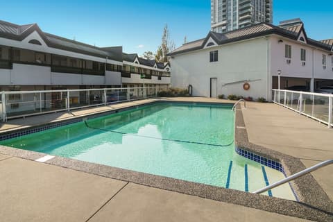 SureStay Hotel by Best Western North Vancouver Capilano, Pool