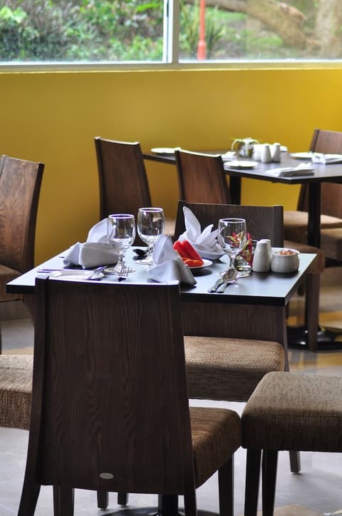 Dreamtel Kota Kinabalu, Dining