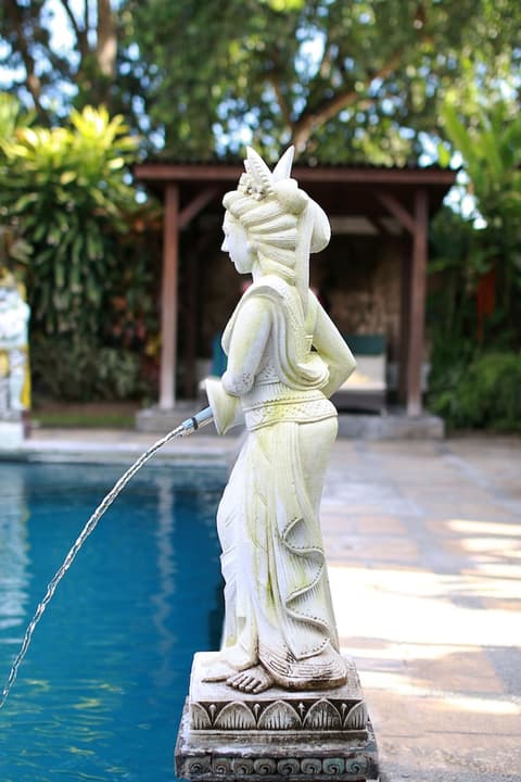 Respati Beach Hotel, Pool