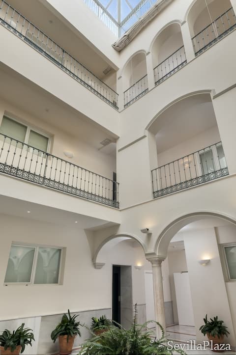 Suites Sevilla Plaza Apartamentos, Interior