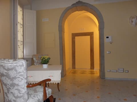 Relais dei Mercanti B&B and Suites, Interior entrance