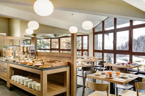 TH Pila, Breakfast area