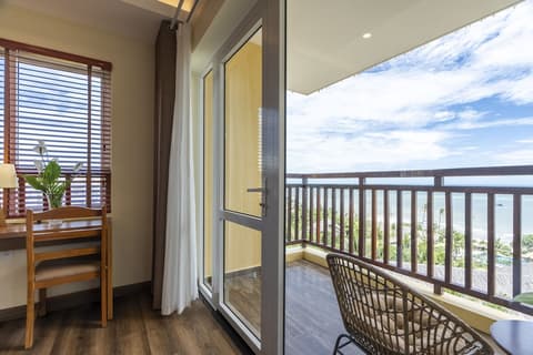 Aroma Beach Resort & Spa, Room