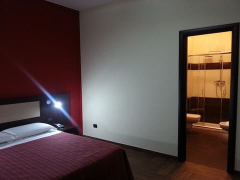 Hotel Paradiso, Room