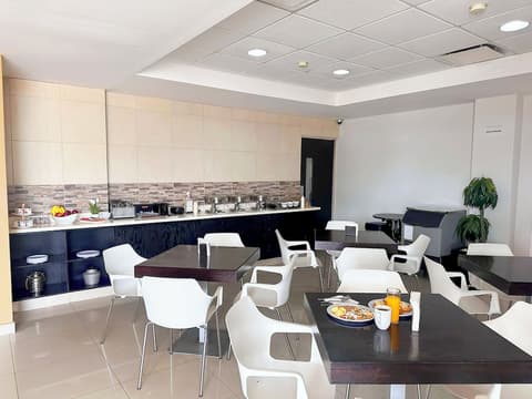 Sleep Inn Culiacan, Restaurant