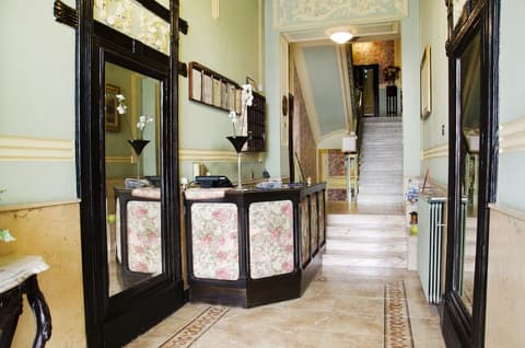 Hotel Villa Maria, Check-in/check-out kiosk