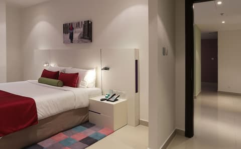 Ramada Hotel and Suites by Wyndham Dubai JBR, Room