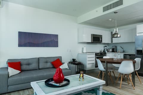 Blue Residences, In-room dining