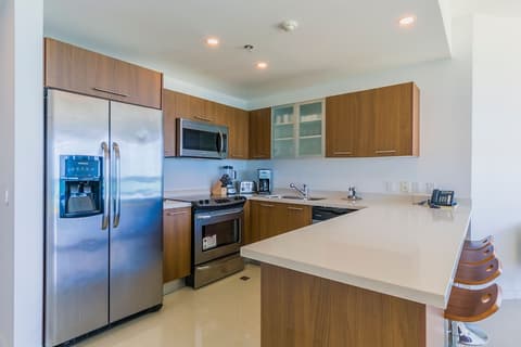 Blue Residences, In-room dining