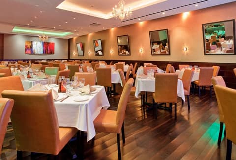 Hilton Garden Inn New York/Central Park South-Midtown West, Restaurant