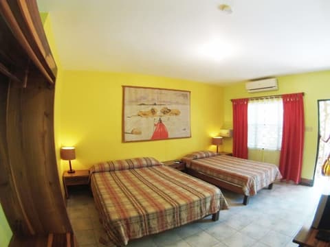 Sunrise Club Hotel Restaurant & Bar, Room