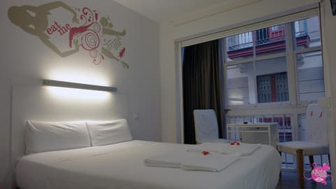 Pensión AliciaZzz Bed & Breakfast, Room