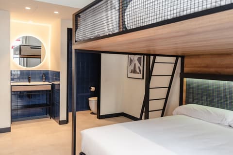 Latroupe La Granja, Room