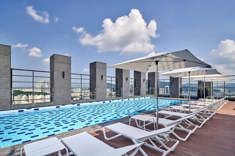 Hilton Garden Inn Seoul Gangnam, Pool