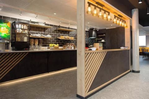 ACE Hôtel Lyon Vénissieux, Breakfast area