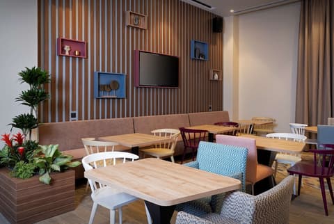 Hampton by Hilton Tashkent, Restaurant