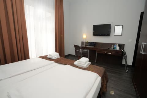 The Atrium Hotel, Room