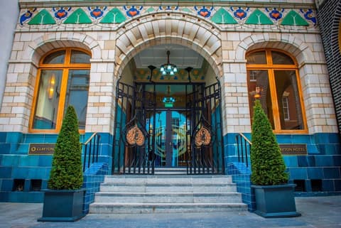 Clayton Hotel Bristol City, Property entrance