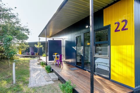 Sleepover KMIA, Room