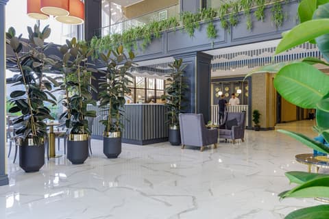 Premium Park Hotel, Reception