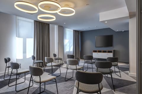 Holiday Inn Express Almaty by IHG, Meeting facility