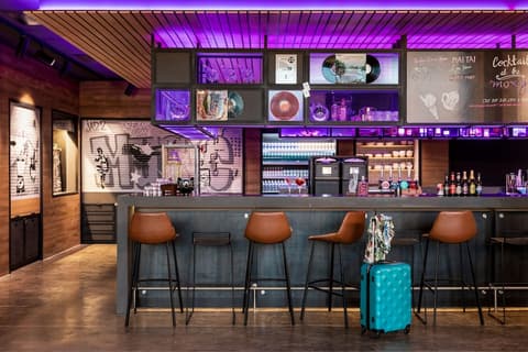 Moxy Glasgow SEC, Bar (on property)