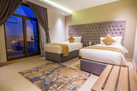 THE ADDRESS PALACE HOTEL & APARTMENT, Room