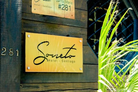 Hotel Sonetto, Exterior