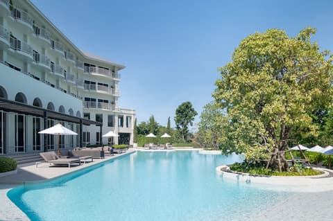 Cross Pattaya Pratamnak, Outdoor pool