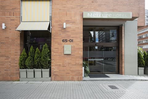 Mercure BH Zona Financiera, Property entrance