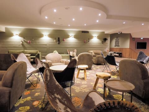 SOWELL Family la Lauzière, Lobby sitting area