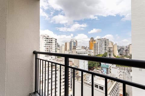 Smart Charlie Consolação, Balcony