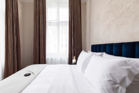 Zola Hotel - Palais de Bohème, Room